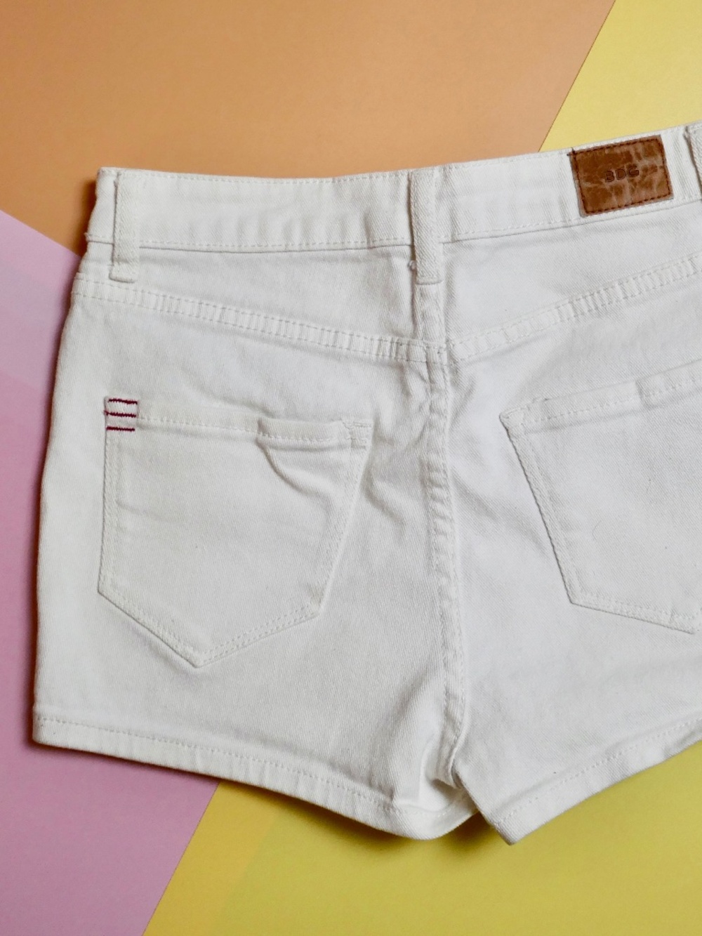 BDG "ERIN" White Denim High Rise Shorts size 26w